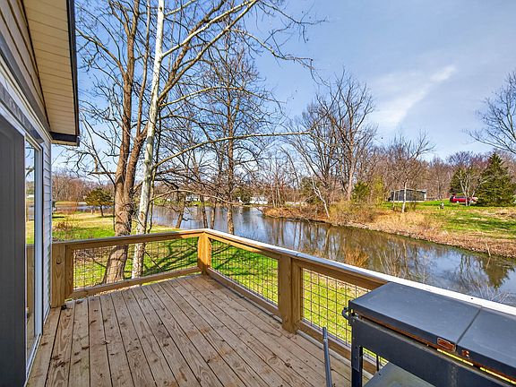 3rd image of 301 Beech Rd