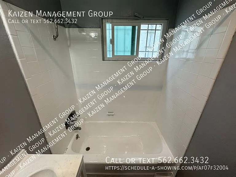 1862 Pine Ave #1 — Photo 13