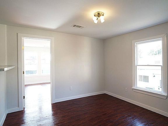 5th image of 4302 Siegel St #1/2