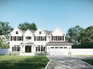 22 Bayview St, Massapequa, NY 11758