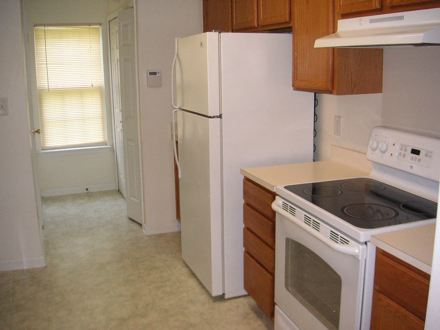 3 bed, 2.5 bath, 1218 sqft, $1,680 — Photo 4