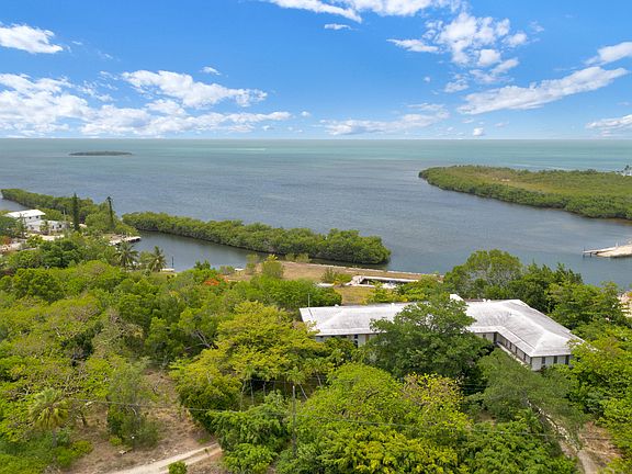 3rd image of 6500 Overseas Hwy
