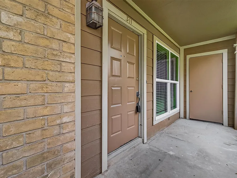 1860 White Oak Dr #311 — Photo 1
