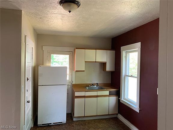 5th image of 4202 Ardmore Ave