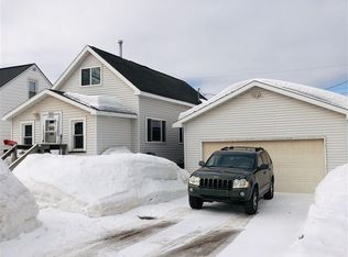 424 Peninsula St, Negaunee, MI 49866