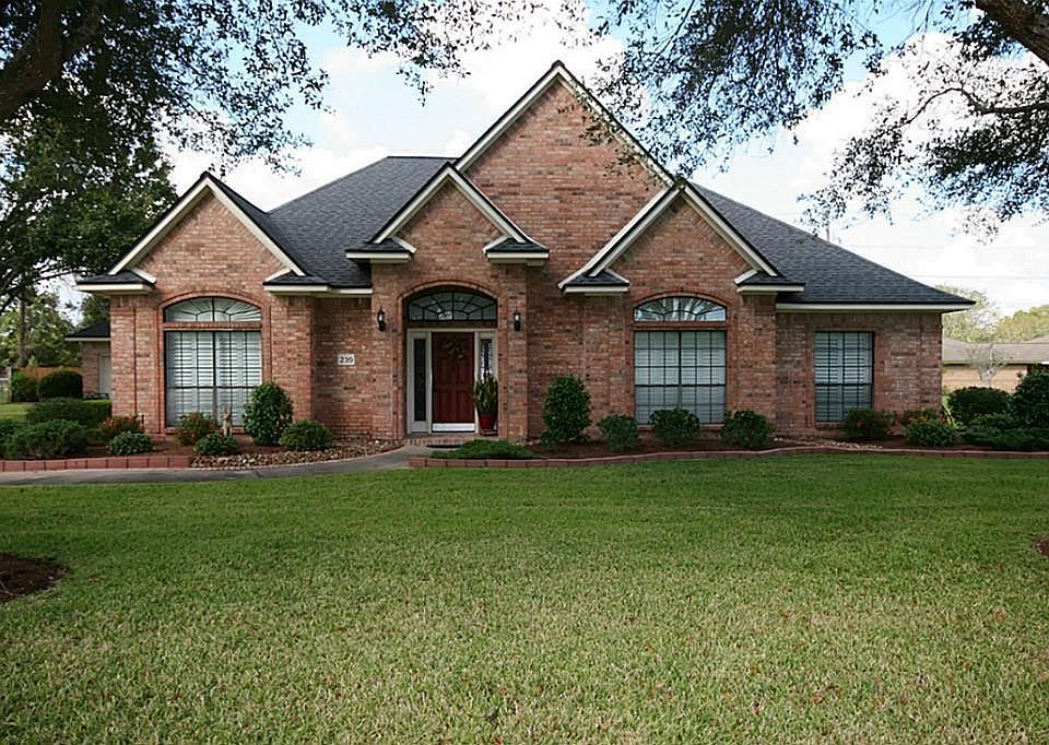 1st image of 239 Camellia Dr