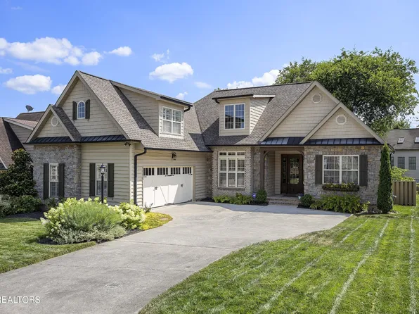 1607 Autumn Tree Ln, Knoxville, TN 37922