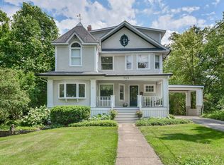 715 Hillside Ave, Glen Ellyn, IL