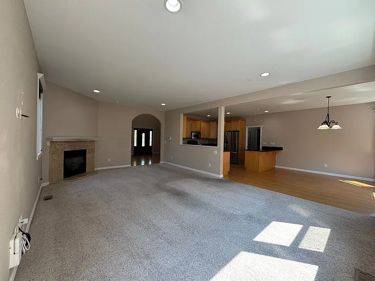 4467 Castlerock Dr — Photo 18