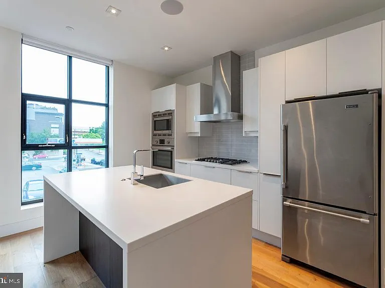 240 N 2nd St #2W — Photo 2