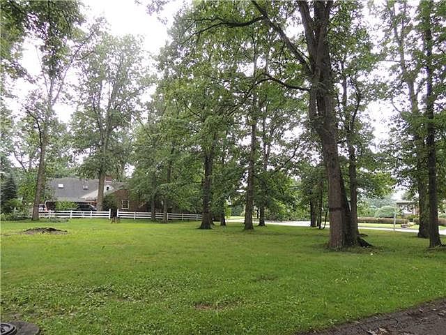 2nd image of 3 Oak Ln