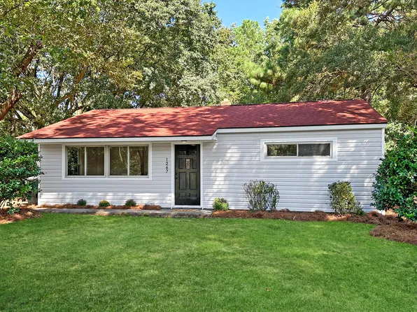 1267 Hawthorne Cir, Hanahan, SC 29410