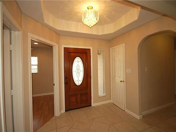 3rd image of 3802 Oak Meadow Dr