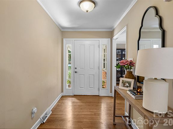 2nd image of 213 Dogwood Dr