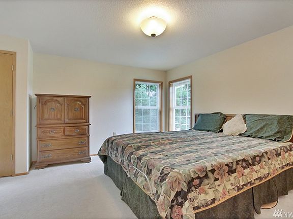 5th image of 105 Carl Sandburg Dr