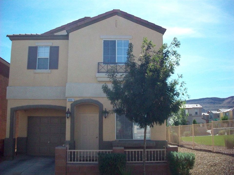 FRONT HOUSE