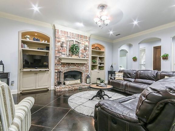 4th image of 15082 Brookstone Dr
