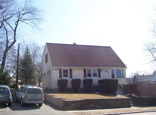 103 Standish St, Worcester, MA 01604