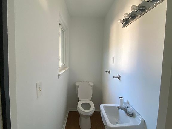 5th image of 323 N Lincoln Ave #3