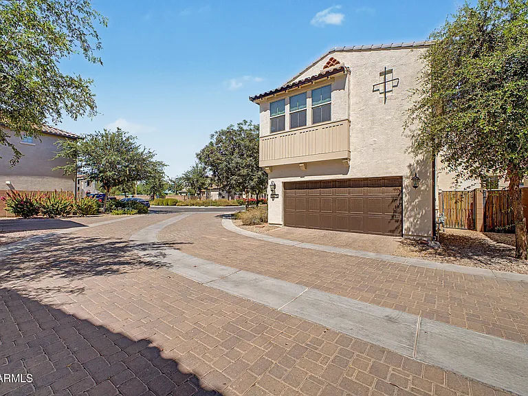 1575 W Marlin Dr — Photo 33