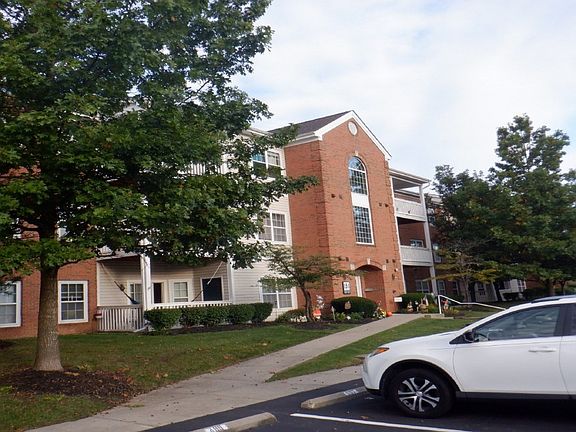 3rd image of 493 Saddlebrook Ln