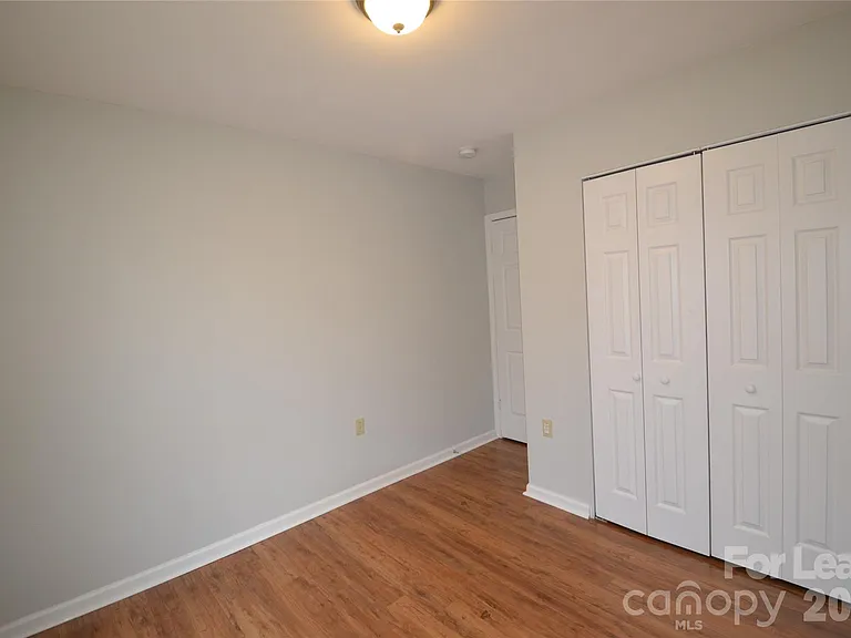 924 Junius St — Photo 25