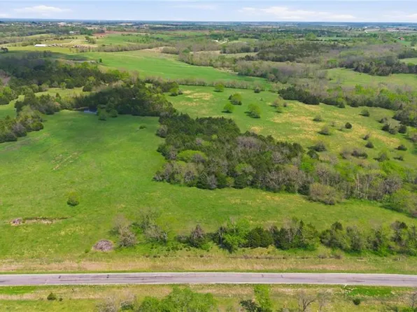 3 County Road 1077, Parker, KS 66072