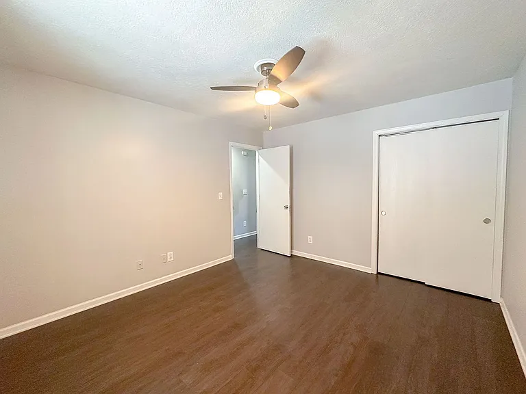 1326 S Elizabeth St — Photo 11
