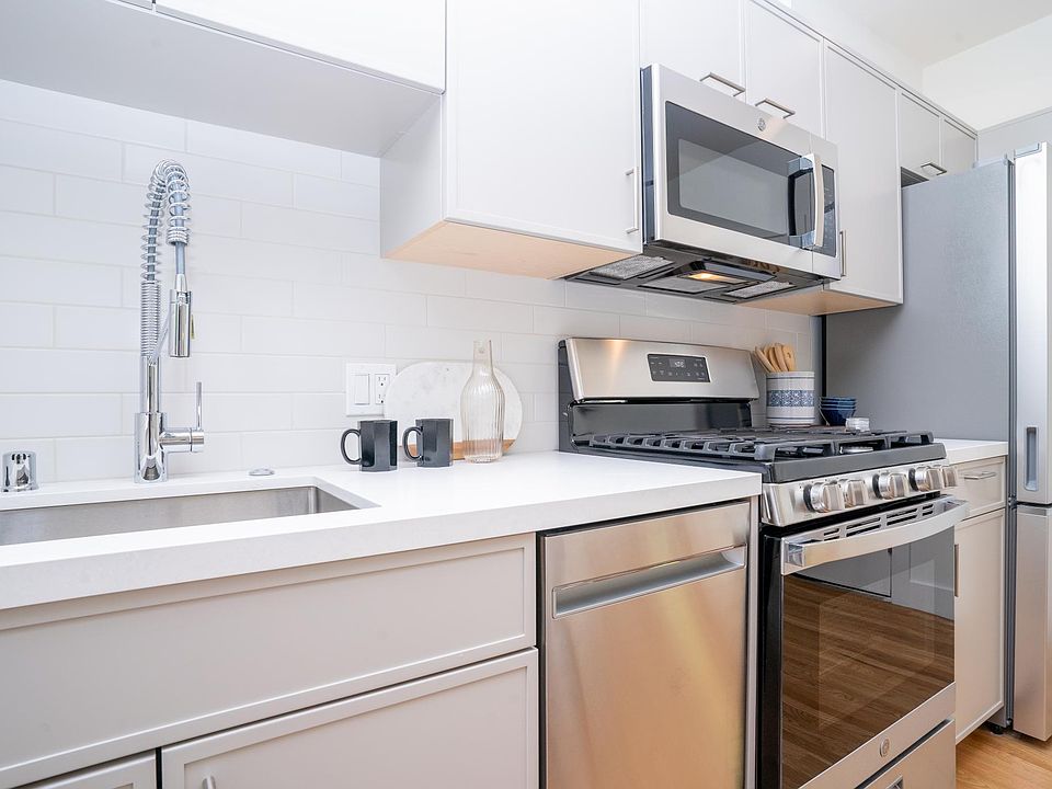 2nd image of 5530 College Ave #305