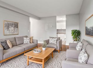 130 The Pkwy, Kingston, ON K7M 7B4