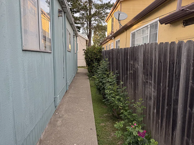 3729 Loma Vista Ave — Photo 9
