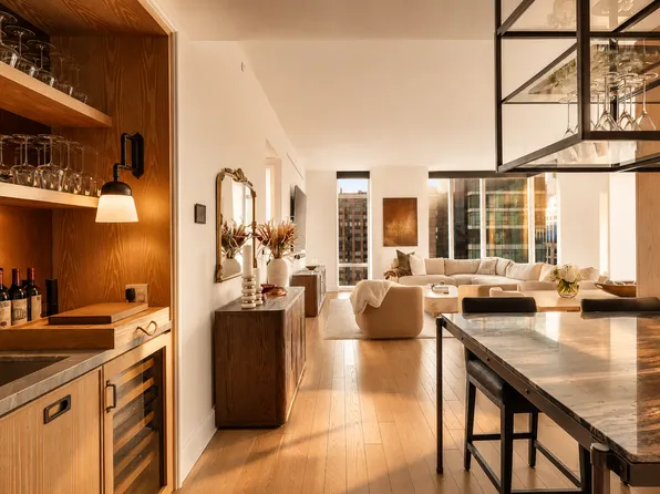 45 East 22nd Street image 1 of 20