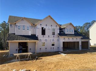 4009 Hunting Path Dr, Hope Mills, NC 28348