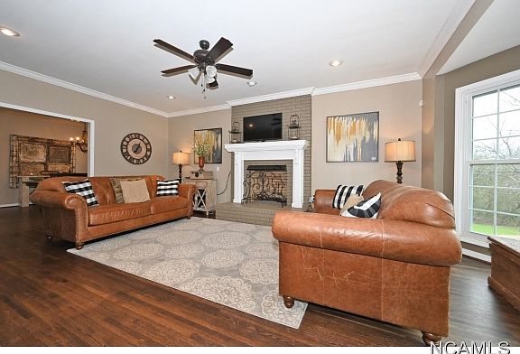 2nd image of 1819 Angie Dr NW