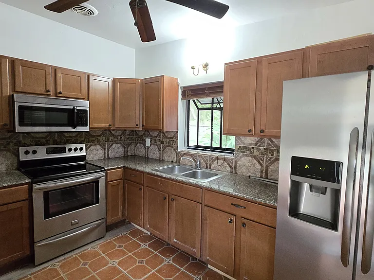 301 Hope Cir — Photo 11