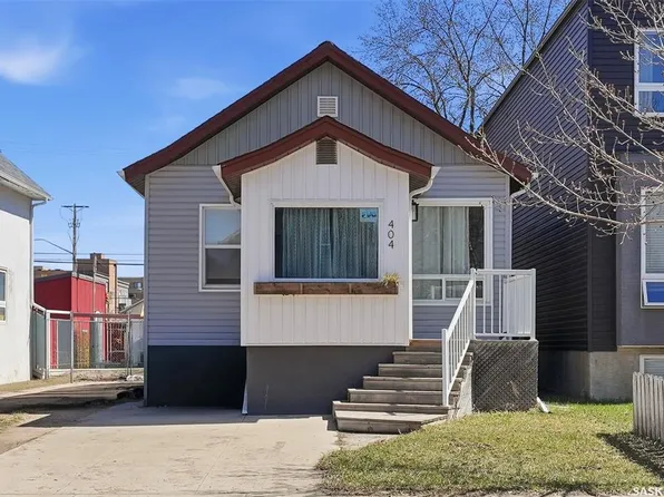 404 D AVENUE S, Saskatoon, SK S7M 1R4
