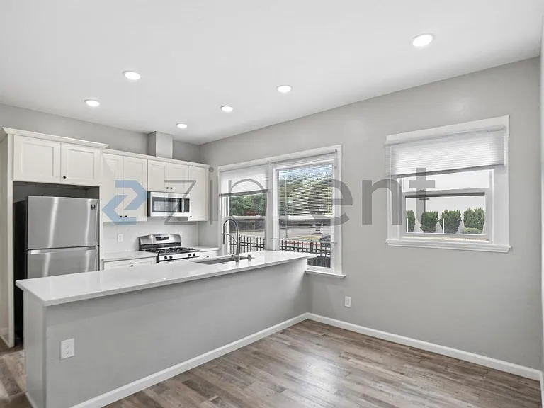 1202 Adeline St — Photo 11