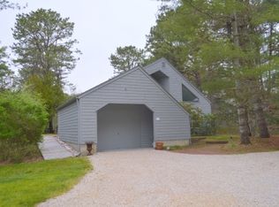 13 Huckleberry Ln, East Hampton, NY 11937