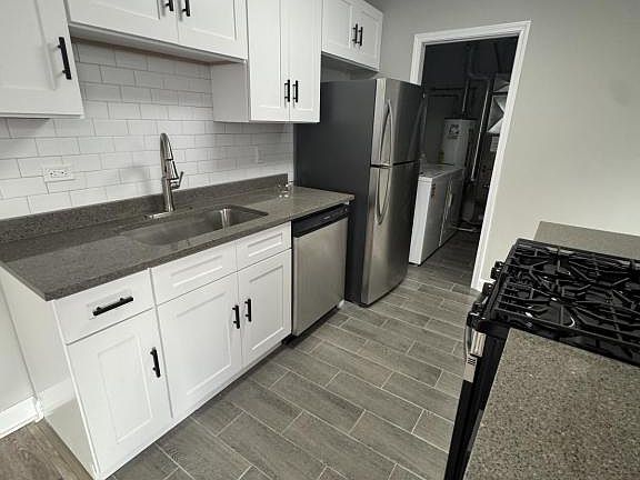 2nd image of 5555 Allemong Dr