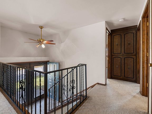 5th image of 220 Cliffview Dr