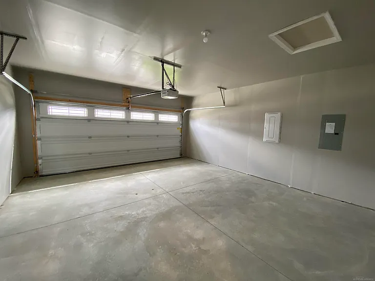 8783 Pioneer St — Photo 26