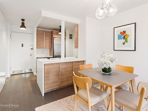 3rd image of 2021 Broadway #10F