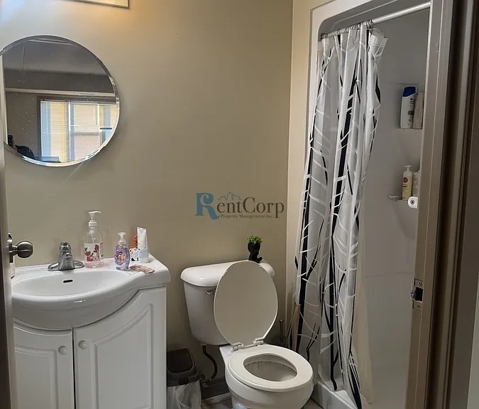 502 Lester St #2 — Photo 2