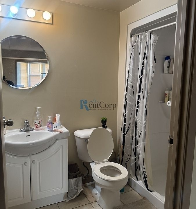 2nd image of 502 Lester St Unit 2