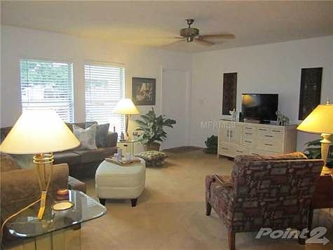 3rd image of 804 Cypress Wood Ln
