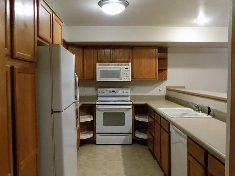4421 E Court St — Photo 19