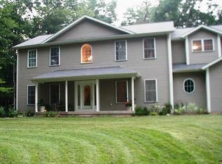 7700 Honeysuckle Ln NE, Rockford, MI 49341