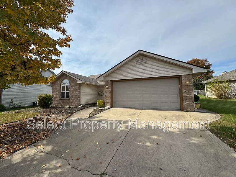 906 Autumn Ridge Ln