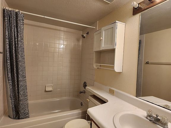 5th image of 3930 S Roosevelt Blvd APT 409E