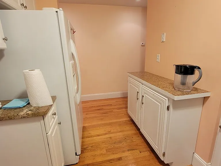 9 Elmore St #1 — Photo 10